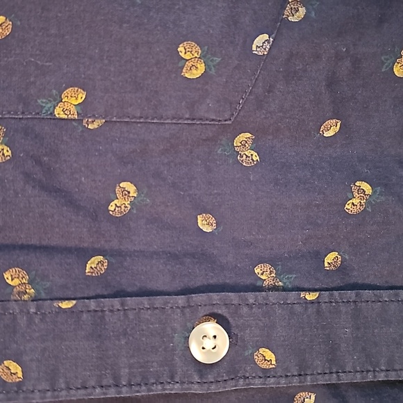 Van Heusen, short sleeved, button down, shirt - Picture 3 of 4